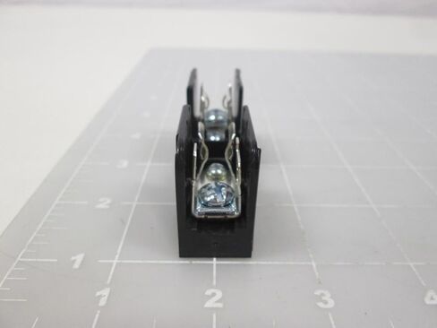 Littelfuse L60030M-1PQ 1POLE ، 30AMP ، 600VAC ، كتلة الصمامات القزم ، محطة صفيحة الضغط in Saudi Arabia