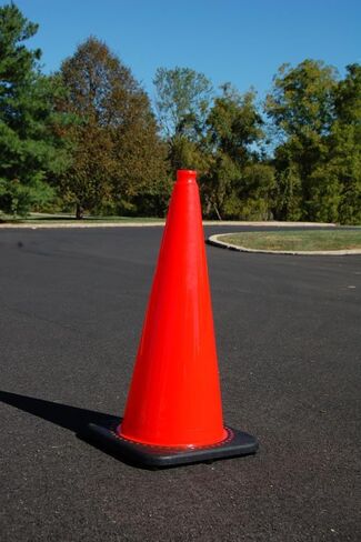 28 "JBC Traffic Cone ، 7 رطل in Kuwait