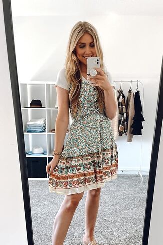 فستان نسائي قصير من PRETTYGARDEN برقبة على شكل حرف V وحزام سباغيتي وأزرار سفلية للصيف سوينغ مكشكش in Kuwait