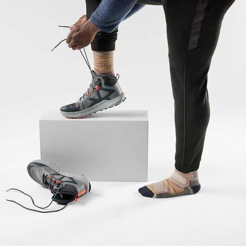 SmartWool Men Men Menike Light Cushion Mountain Chain Crew Crew in Kuwait