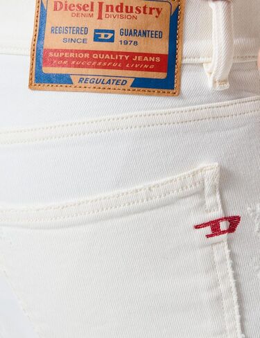 ديزل 2019 D-Strukt Slim Jeans متوسطة الأزرق in Saudi Arabia