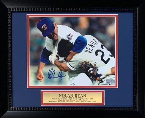 تم توقيع Nolan Ryan Framed Framed 8x10 Photo Fight Punch Robin Ventura Tristar Authentic Coa in Saudi Arabia
