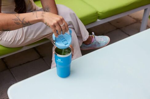 Stanley Iceflow 2.0 Flip Straw Tumbler مع مقبض 20 أوقية | تطور على الغطاء وقلب القش | زجاجة ماء مقاومة للتسرب | معزول الفولاذ المقاوم للصدأ | BPA خالية | أزور in Kuwait