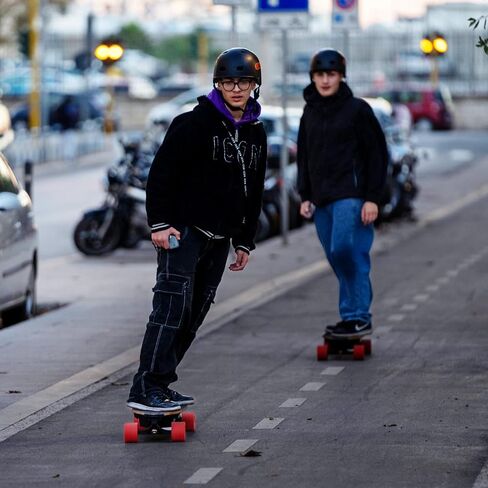 لوح التزلج الكهربائي Meepo V5 مع Remote ، 2500 * 2 محركات حزام قوية ، 28 ميلاً في الساعة/45 كيلومترًا في الساعة-تصل إلى 28 مترًا/45 كم ، نطاق الجيل التالي من الطراد الكهربائي ، للشباب والبالغين in Kuwait