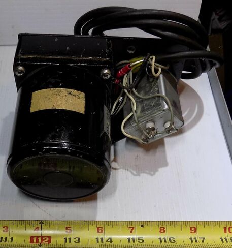 #US 3023 Induction 110 VAC 5/16" Dia Shaft 1:15 Gear Ratio in Kuwait