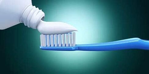 قمة السفر معجون الأسنان العادي - .85 أوقية (حزمة 12) in Kuwait