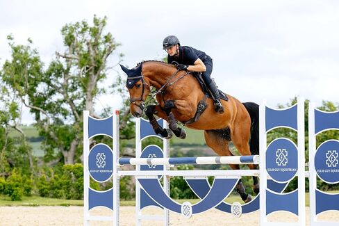 LeMieux Loire Close Contact Saddle Pad - Saddle Pads for Horses - Equestrian Riding Equipment and Accessories in Kuwait