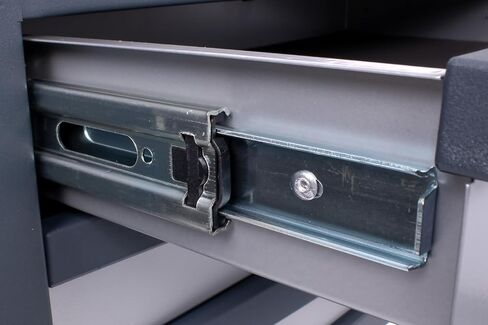 Beta RSC51 Black 3-Drawer Tool Tool Trolley ، قابلة للقفل ، حافة مكافحة السقوط ، 881 رطلاً سعة تحميل in Kuwait
