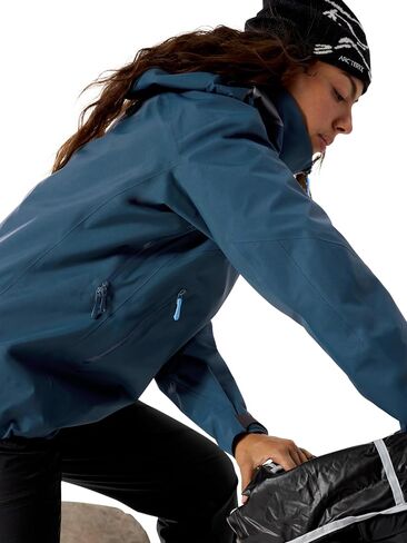 Arc'teryx Women's Beta Ar Jacket in Saudi Arabia