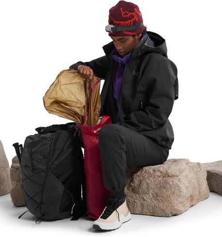Arc'teryx Women's Beta Ar Jacket in Saudi Arabia