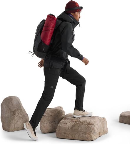 Arc'teryx Women's Beta Ar Jacket in Saudi Arabia