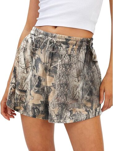 Womens Camo Sweat Shorts Lounge Elastic Waist Maple Leaf Print Summer Athletic Drawstring Camo Shorts with Pockets in Kuwait