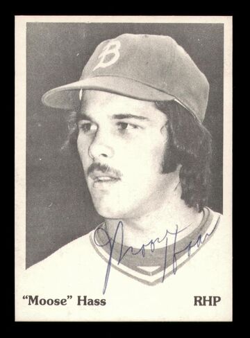 Moose Haas Autographed 1975 TCMA Rookie Card Burlington Bees SKU #231580 - Baseball Slabbed Autographed Rookie Cards in Saudi Arabia
