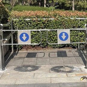 Double Action Supermarket Entrance Door - 100cm High, 90° Manual Swing Gate for Supermarket, Factory Aisle, Park Driveway - Durable One-Way Access, 110x100cm in Kuwait