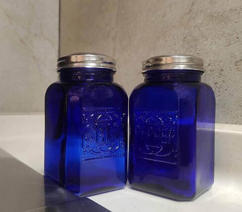 Depression Style Glass Salt and Pepper Shakers (Green) in Kuwait