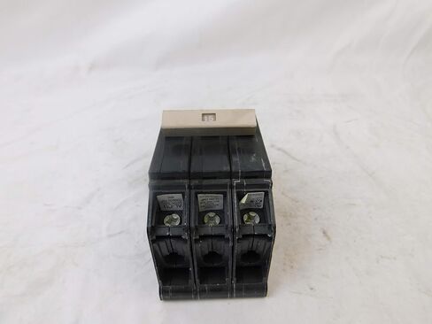 Eaton CH315 Plug-On Mount Type CH Circuit Breaker 3-Pole 15 Amp 240 Volt AC in Saudi Arabia