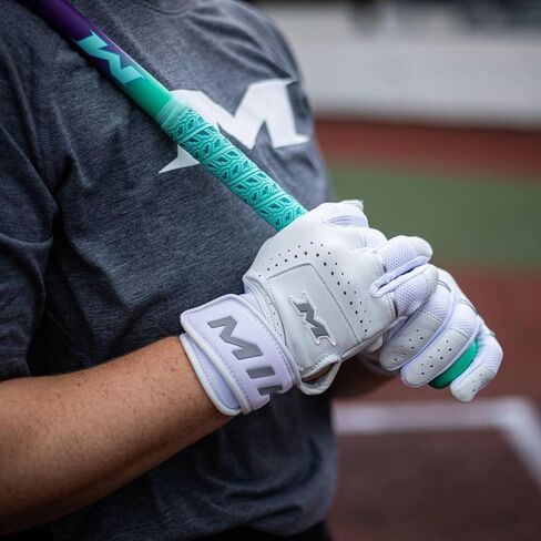 ميكين | Ultra Pro Slowpitch Softball Batting Gloves | أحجام البالغين in Saudi Arabia
