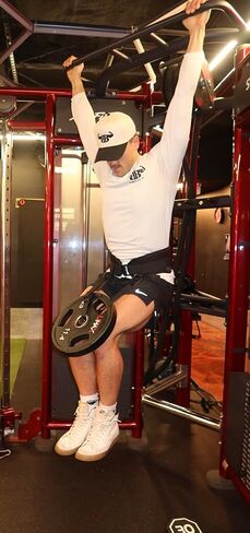 The Ultimate Nylon Dip Pull-Up and Squat Belt for Strength Training in Kuwait