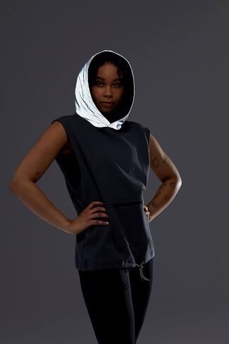 Hoodie Hodeie Tomboyx ، بلا أكمام ، هوديي عاكس ، راحة طوال اليوم (XS-6X) in Kuwait