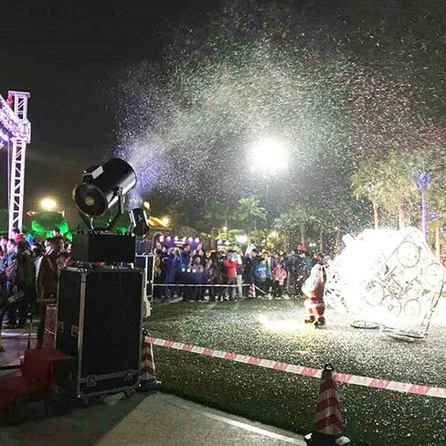2000W Small Snow Machine Indoor and Outdoor Simulated Snow Stage Party Show Snow Machine with Remote Control 90° Shaking Head in Saudi Arabia