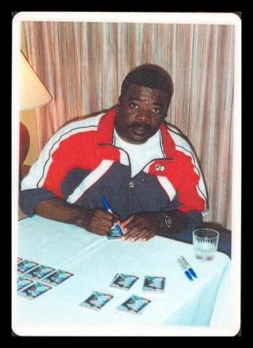 Eddie Murray Autographed Porcelain Baseball Card Set Baltimore Orioles "ROY 77, 81 HRC & 504 HR" With 3 Signed Cards #21/504 Signature Series #A14889 - MLB Autographed Baseball Cards in Kuwait