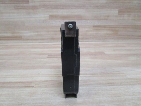 1- TEY120 GE 20 AMP, 1 POLE, 277VAC TEY CIRCUIT BREAKER 20A 1P GENERAL ELECTRIC (NEW TAKE-OUT) in Saudi Arabia