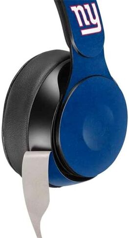 Skinit Schecal Audio Audio Skin متوافق مع Beats Solo Pro - NFL NFL NEF New York Giants التصميم المتعثر in Saudi Arabia