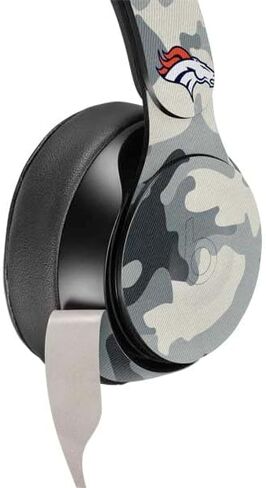 Skinit Skinit Audio Audio Skiner مع Beats Solo Pro - NFL Denver Broncos Camo Design in Kuwait
