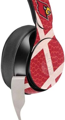 Skinit Schecal Audio Audio Skin متوافق مع Beats Solo Pro - تصميم جامعة لويزفيل شيفرون المرخصة رسميًا in Kuwait