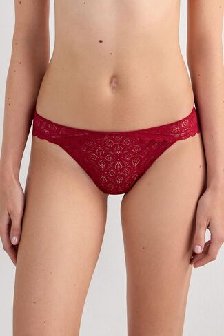 Woman's Lace Hipster Panties in Saudi Arabia