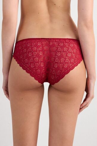 Woman's Lace Hipster Panties in Saudi Arabia