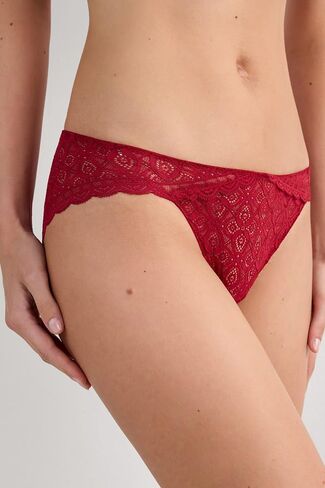 Woman's Lace Hipster Panties in Saudi Arabia