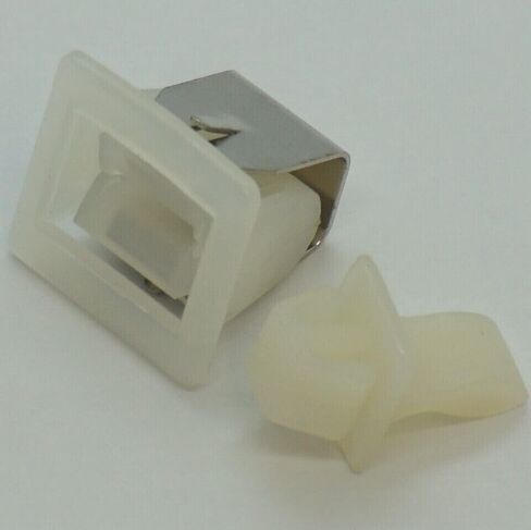 # US OEM Door Catch for LAQE7000LW0 FLSG72GCS3 6000ES2 FFLE3911QW1 in Saudi Arabia