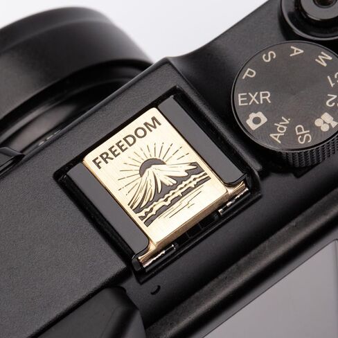 Fuji Mountain Sunrise Pattern Camera Metal Hot Shoe Cover Cover Cover Watter Fujifilm X-Pro3 Xpro2 XPro1 XT30 XT4 XT5 (زر زخرفي من سبائك النحاس) in Kuwait