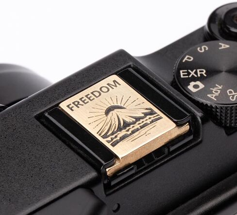 Fuji Mountain Sunrise Pattern Camera Metal Hot Shoe Cover Cover Cover Watter Fujifilm X-Pro3 Xpro2 XPro1 XT30 XT4 XT5 (زر زخرفي من سبائك النحاس) in Kuwait