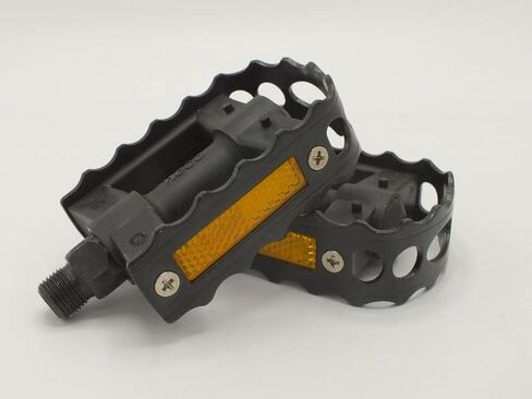 NECO 201 Metal Cage Mountain Bike Pedals 9/16 "بوصة مع عاكسات هجين دراجة in Saudi Arabia