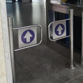 Automatic Closing Swing Gate - Spring-Loaded One-Way Door for Supermarkets & Libraries, Stainless Steel Pedestrian Passage Door (150x100 cm) - Safety & Convenience in Kuwait