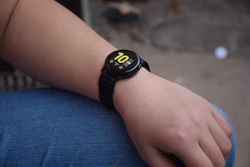 سوار معصم مرن 20 مم/حزام يد متوافق مع ساعة Samsung Galaxy Watch 4 40 مم/44 مم/كلاسيك 42 مم/كلاسيك 46 مم، Galaxy Watch3 41 مم، ساعة Galaxy Watch Active 2 40 مم الذكية (أسود، متوسط) in Kuwait