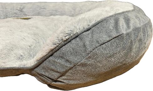سرير كلب كبير الحجم ومريح باللون الرمادي - مقاس 38 عرضًا × 30 طولًا × 9 ارتفاعًا. بيضاوي. قاعدة من الإسفنج الذكي مع دعامة من ألياف البوليستر وسطح قطيفة. in Kuwait