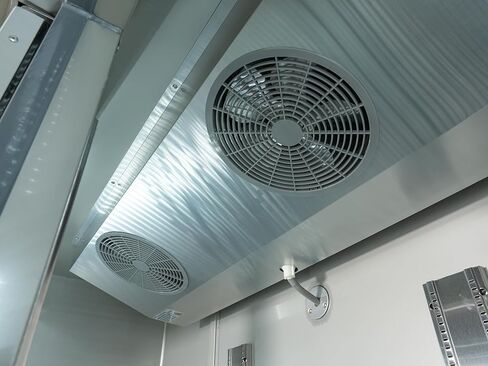 Koolmore RIF-1D-GD Commercial Foright ، Freezer Single Door ، Stainless Steel in Saudi Arabia