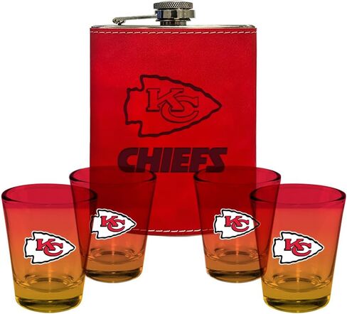 شركة الذاكرة | مرخص في NFL Team Logo Leather Flask مع (4) مجموعة نظارات طلقة OMBRE in Kuwait