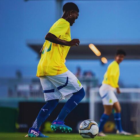 Senda Volta Premier Soccer Ball ، Fair Trade Certified ، Gold/Gray ، Size 5 (Ages 13 & Up) in Kuwait