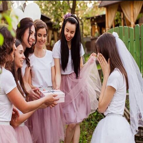 هدايا عيد ميلاد الأخت من الأخت مع سوار الأخت، أفضل هدايا عيد ميلاد الأصدقاء للنساء الصداقة، هدايا الأخوات الفريدة هدية الزفاف من الأخت 5.8 × 3.3 بوصة تماثيل أصابع مرسومة يدويًا من الراتنج in Kuwait