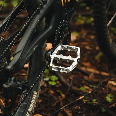 Wolf Tooth Waveform Aluminum Pedals - Small - Raw Silver in Saudi Arabia