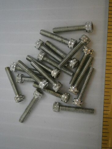حزمة جديدة من 4-40 5/8 SOC Socket Cap Cap Machin Machin in Saudi Arabia