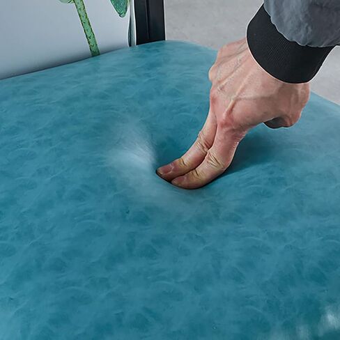 كراسي المطبخ 4 كراسي ، كرسي خشبي مع مساند للذراعين وأرجل حماية الأرضيات ، أريكة واحدة لغرفة المعيشة ، غرفة نوم ، مكتب ، كرسي لتناول الطعام (C) in Kuwait