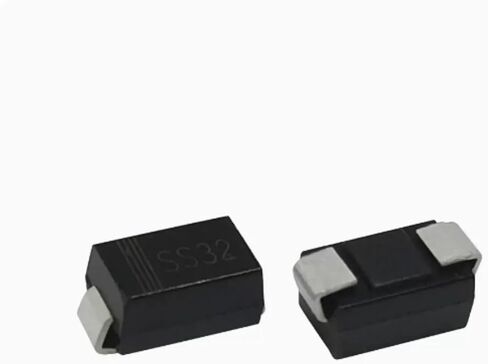 100PCS SS32/SMA 1N5820 IN5820 3A/20V DO-214AB SMD Schottky Diode in Saudi Arabia
