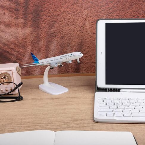 طائرة نموذجية بمقياس 1:300 طائرة نموذجية إندونيسيا 777 طائرة نموذجية مصنوعة من سبائك معدنية طائرات مصبوبة للهدايا والتحصيل in Kuwait