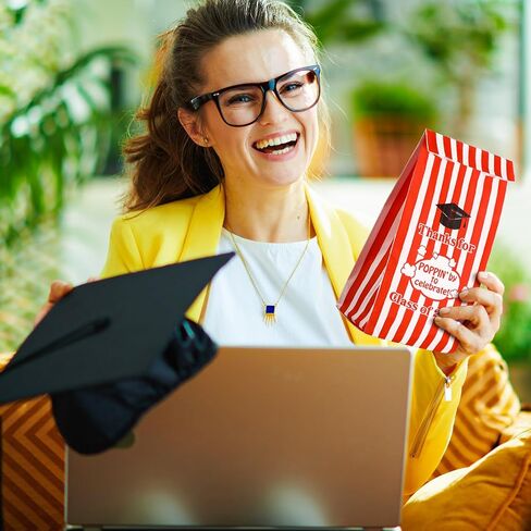120 PCS Class of 2025 شكرًا على ظهورها للاحتفال بأكياس التخرج من الفشار ، تفضل Popcorn Treat Snack Goodie Paper Bags 1 Oz Pop Corn in Saudi Arabia
