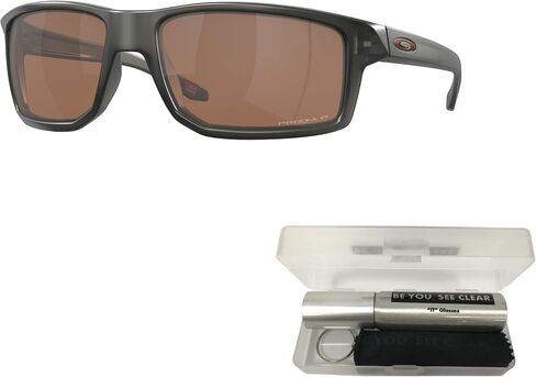 Oakley OO9449 حزمة النظارات الشمسية: OO 9449 944924 Gibston Matte Gray Smoke Prizm و Eyewear Cleaning Kit in Saudi Arabia